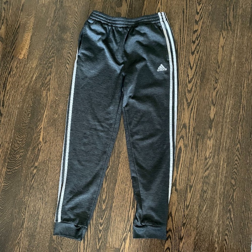 Adidas Lifestyle Joggers - boys XL (18/20)